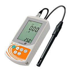 　CON 200 攜帶型 電導度 / 比電阻 / TDS 鹽度測試計